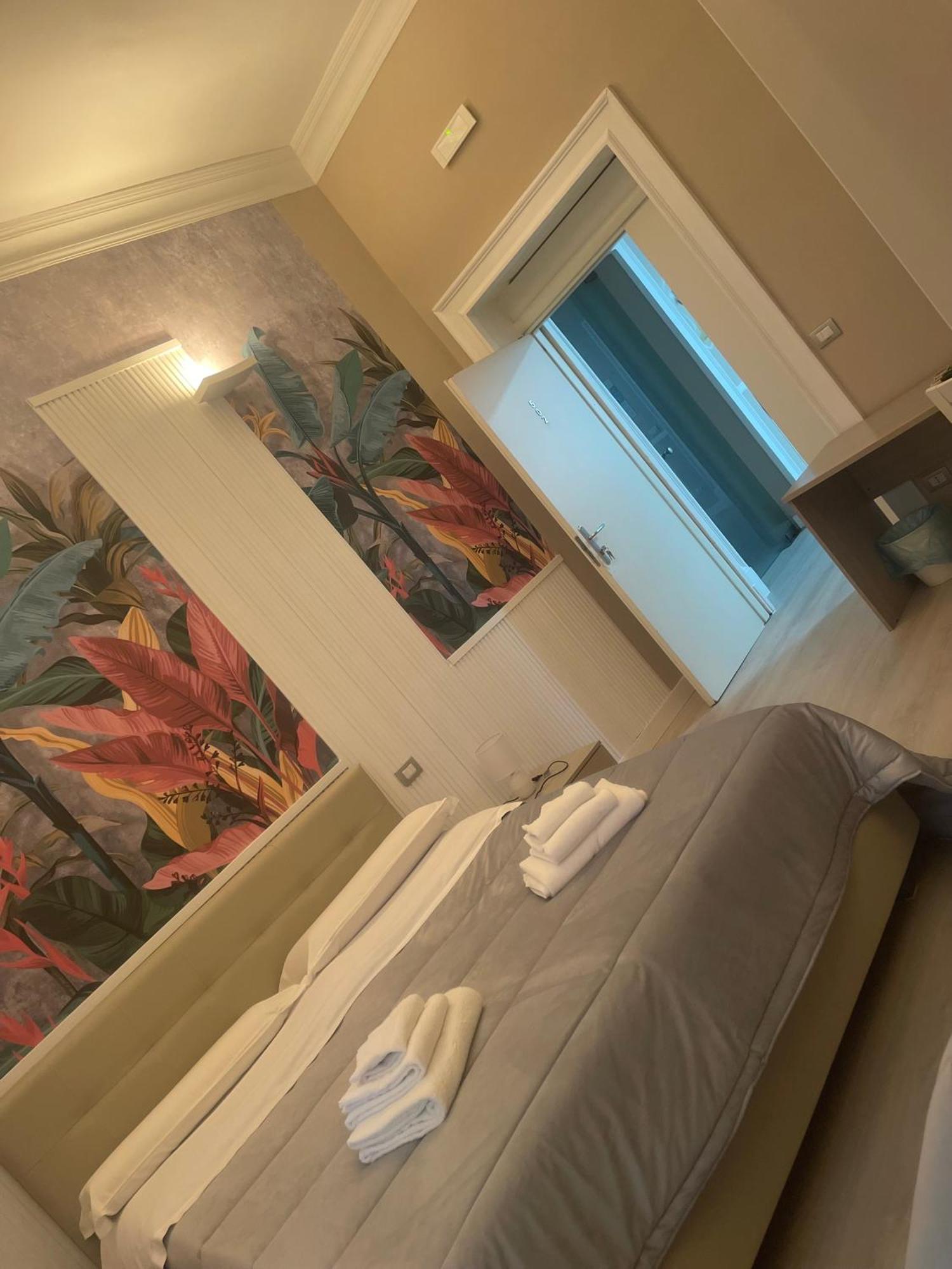 B&B Chez Moi Napoli Bagian luar foto