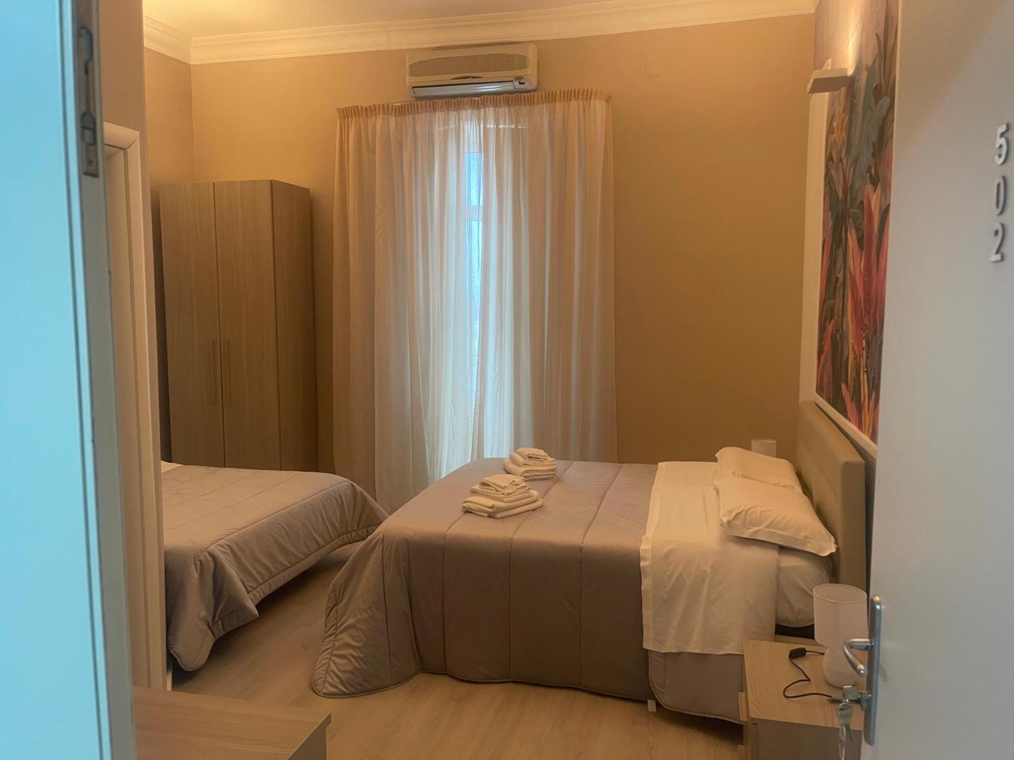 B&B Chez Moi Napoli Bagian luar foto
