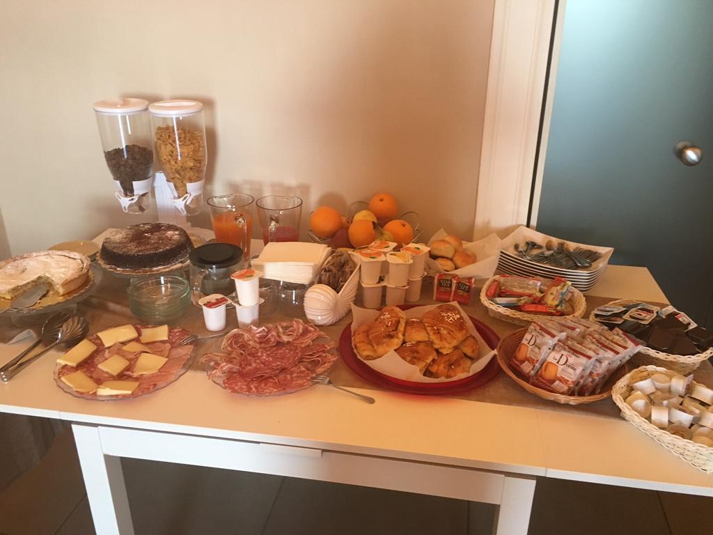 B&B Chez Moi Napoli Bagian luar foto