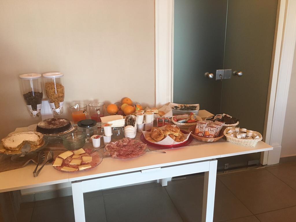 B&B Chez Moi Napoli Bagian luar foto